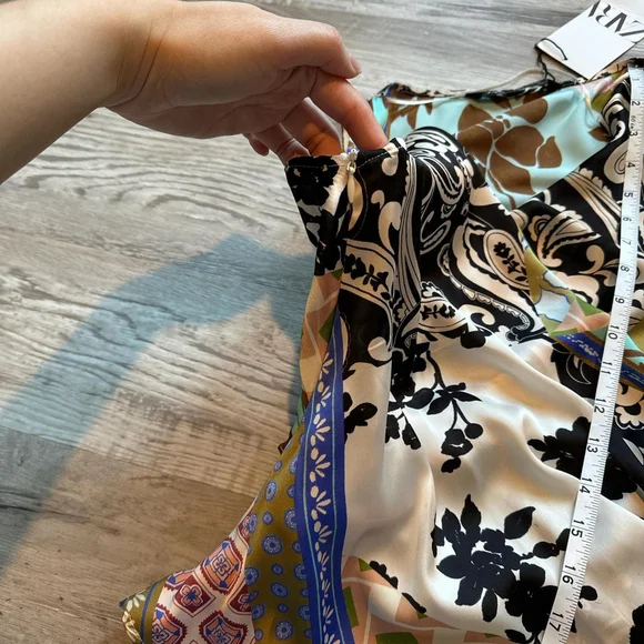 blouses - Picture 5 of 8